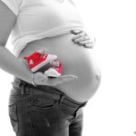 photo grossesse en studio sur fond blanc à Montgeron (91)