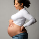 photographe grossesse en studio photo à Sénart (77)