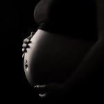 Séance photo grossesse photo en couleur et noir et blanc en Seine-et-Marne (77)