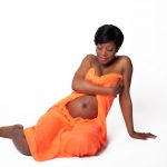 maman enceinte au sol et son voile dans le 91