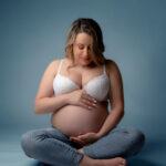 maman enceinte avec photographe professionnel dans le 91