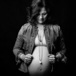 maman lors d'une séance photo grossesse à Ris-Orangis