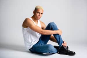 book homme en studio