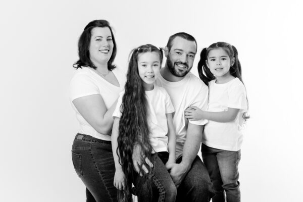 photo de famille en noir et blanc en Essonne